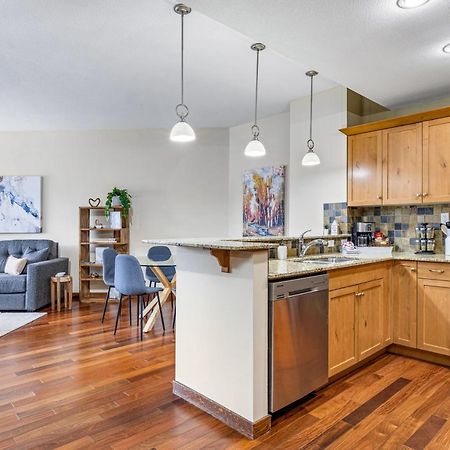 Alluring Mountain View Condo - Right In The Heart Of Downtown - Managed By Little Sister Getaways Canmore Exterior foto